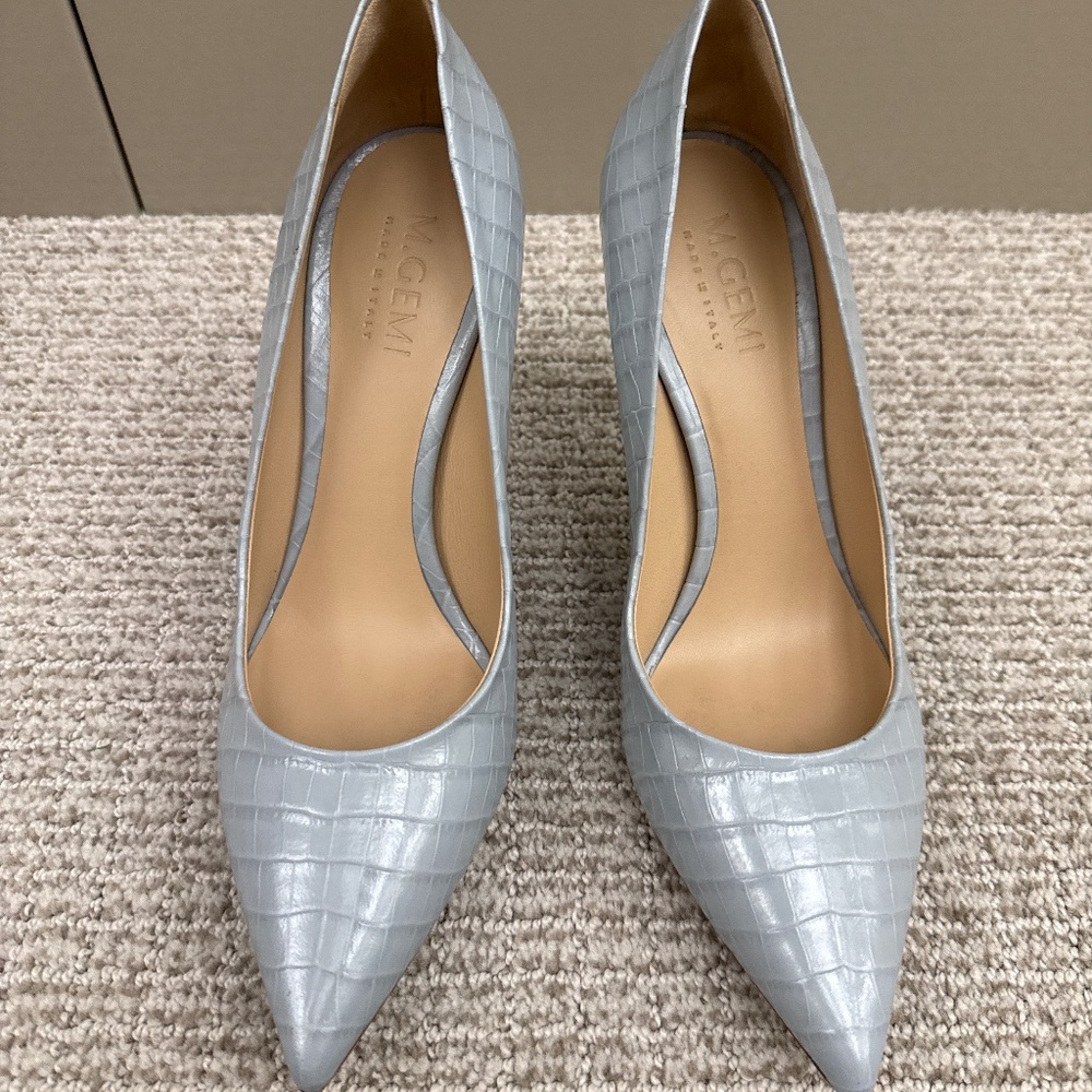 M. Gemi NIB light blue heels 38